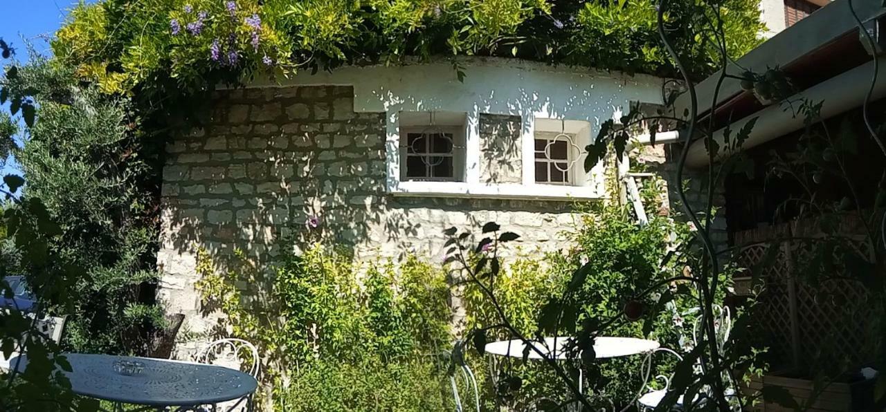 Hotel Font De Lauro Saumane-de-Vaucluse Luaran gambar